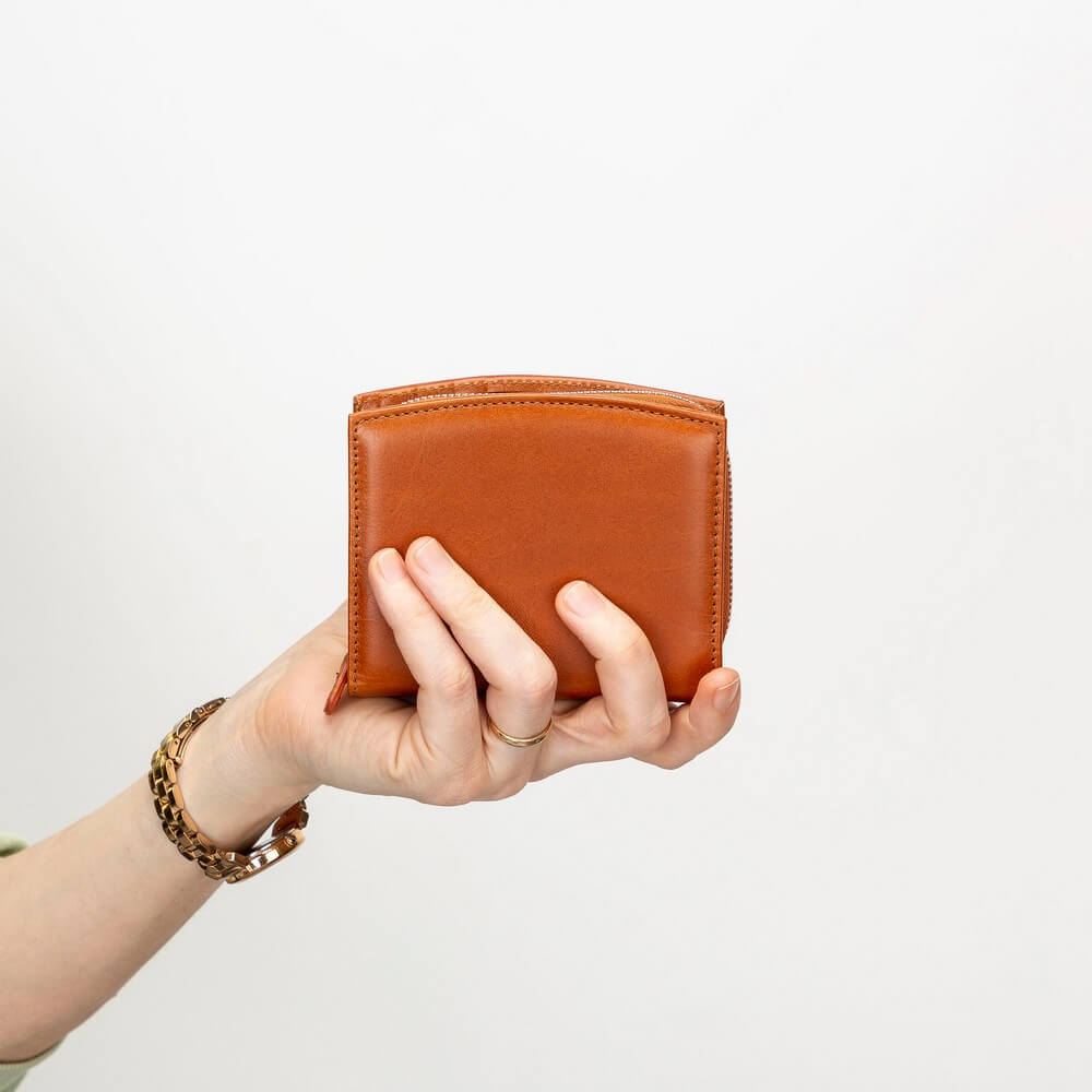 Brown Luxury Leather Bifold Minimalist Wallet with Zipper coin slot - Bomonti - 2